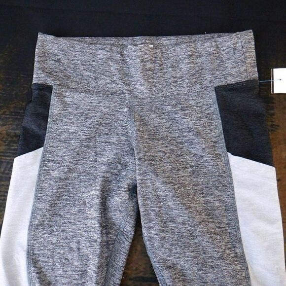 Victoria Secrets Pink Ultimate gray/wh leggings - Picture 4 of 6